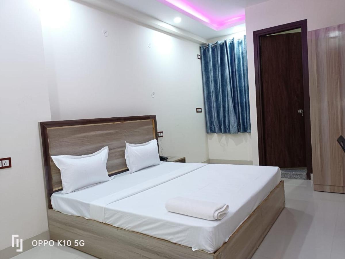 Hotel Red Velvet At Delhi Airport Νέο Δελχί Εξωτερικό φωτογραφία