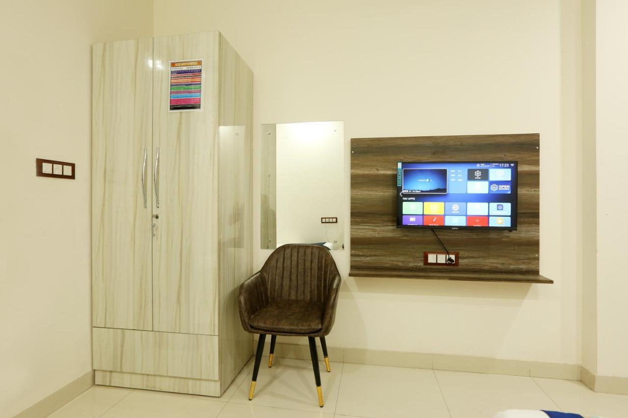 Hotel Red Velvet At Delhi Airport Νέο Δελχί Εξωτερικό φωτογραφία